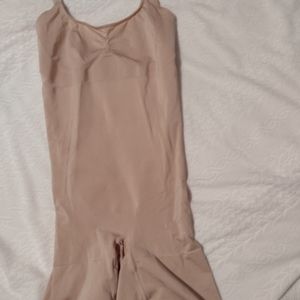 Spanx OnCore Mid-Thigh Bodysuit Size M